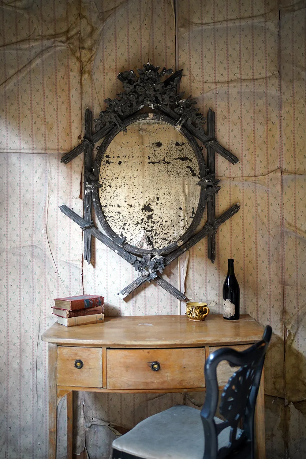 A Large French Gesso Faux Bois & Floral Carved Oval Wall Mirror c.1875-90