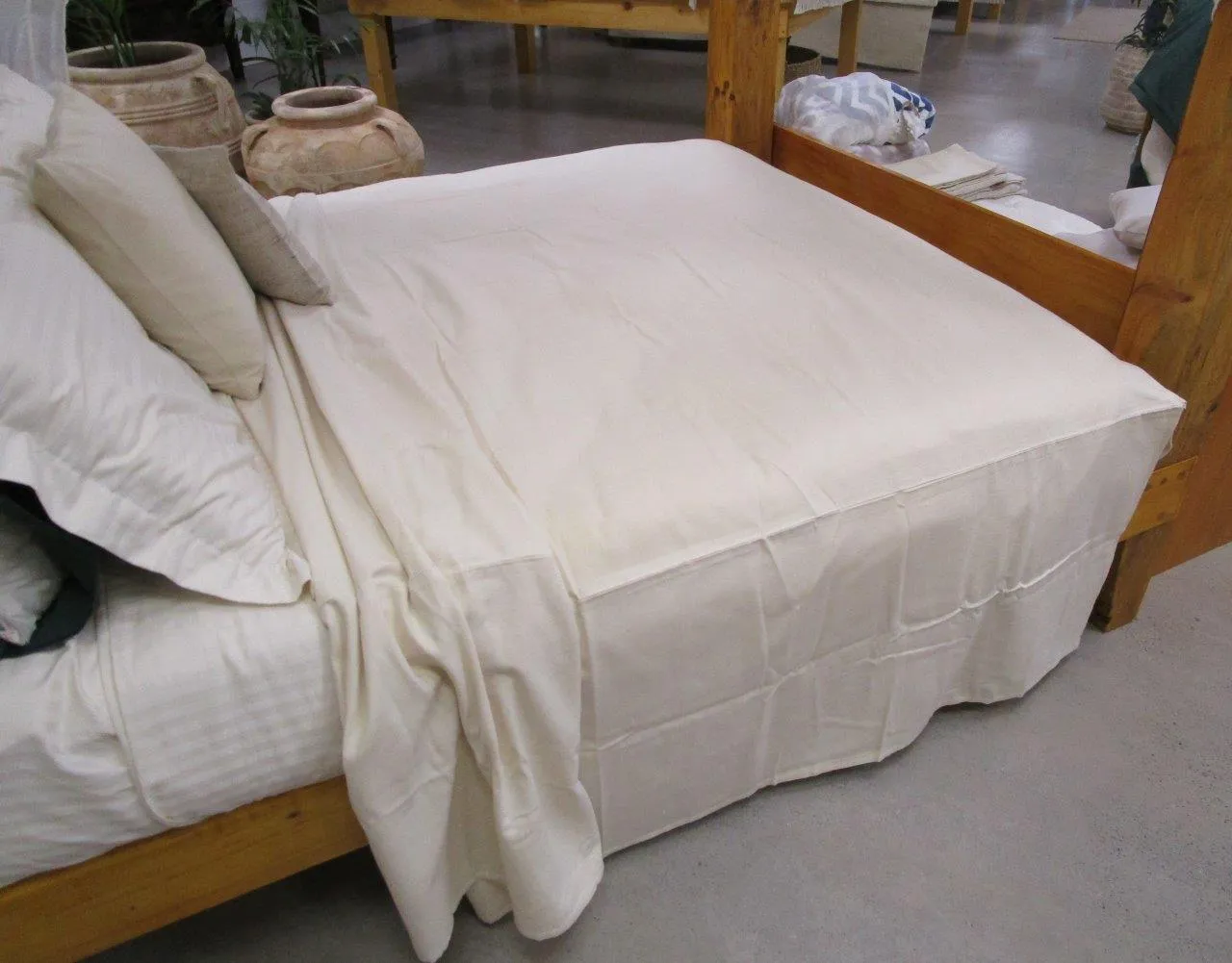 Bedspread  Handloomed Natural