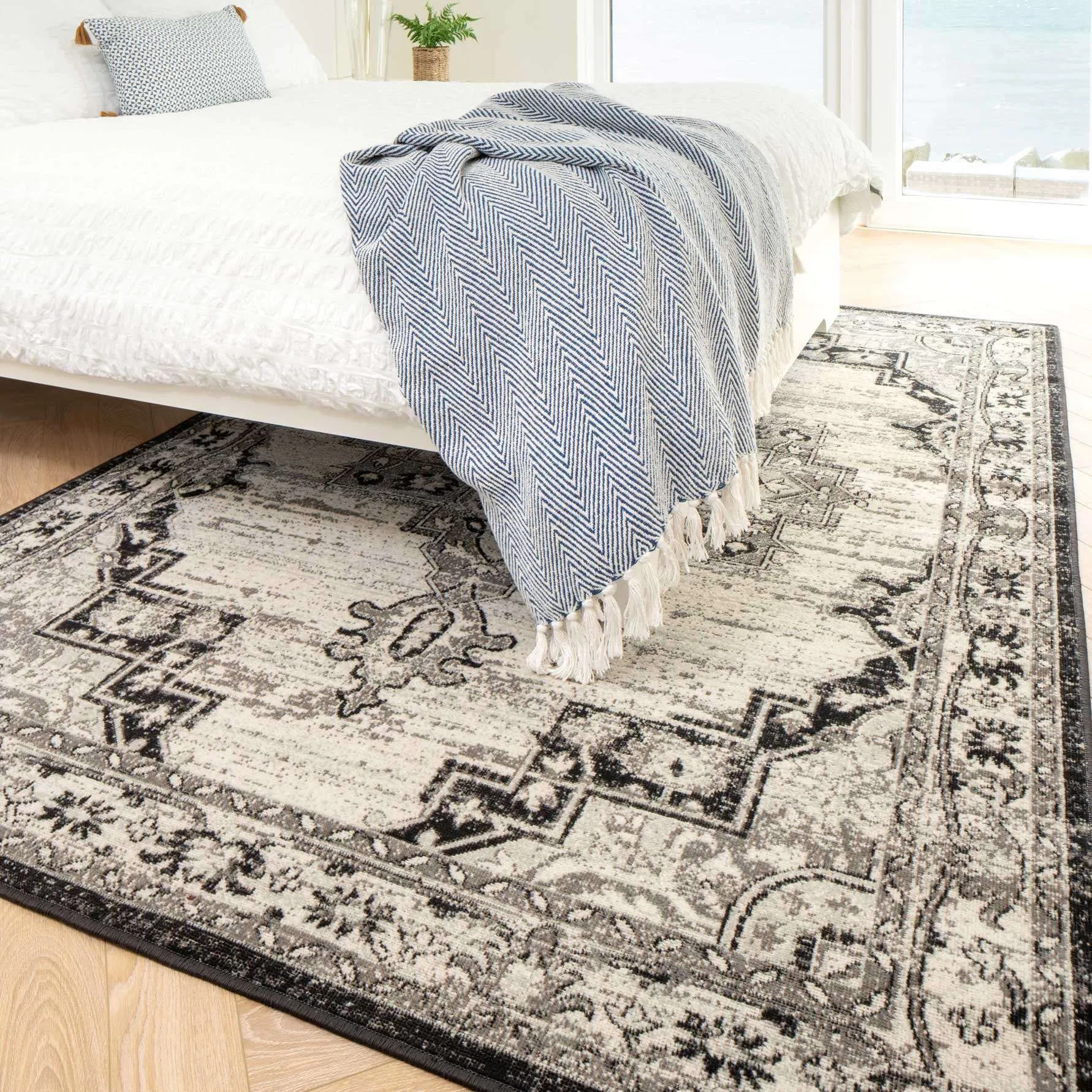 Grey Oriental Living Room Rug - Antik