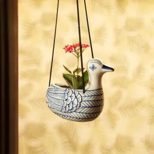 'Indigo Chevron Duck' Hand-painted Ceramic Hanging Planter Pot (15.2 cm)