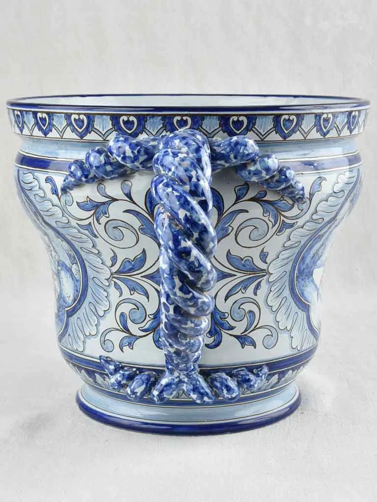 Large blue & white cache pot from Burgundy w/ 2 handles - Antoine Montagnon